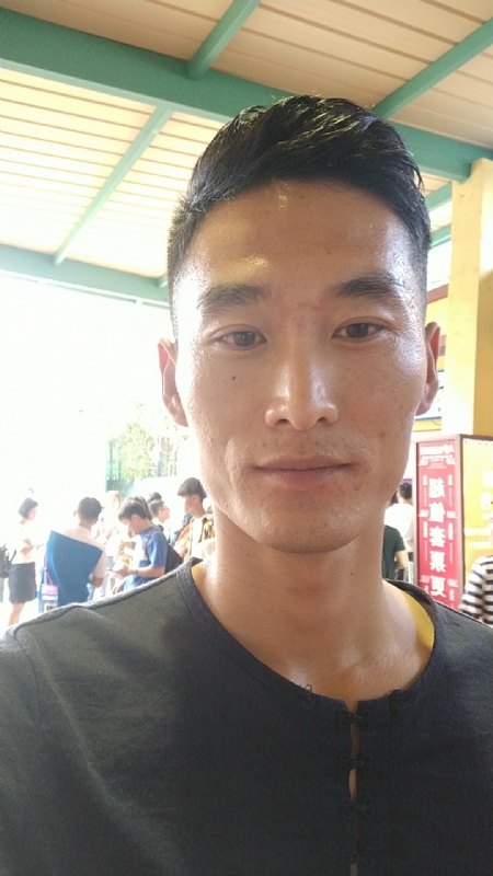 难得糊涂的第一张照片--桂林相亲服务中心