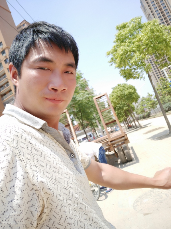 勇哥的第一张照片--桂林相亲服务中心