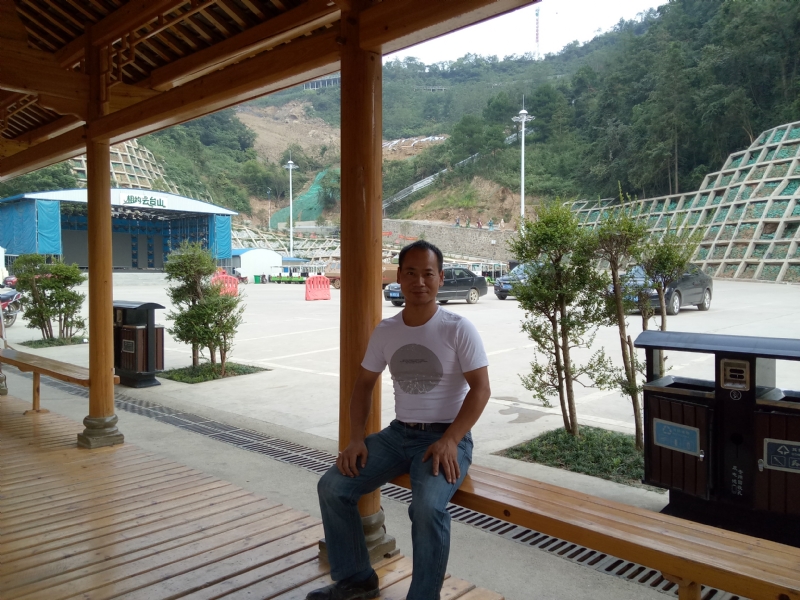 安哥的第一张照片--桂林相亲服务中心