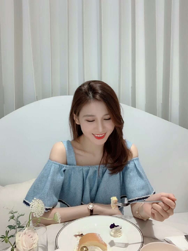 Emily的第三张照片--桂林相亲服务中心