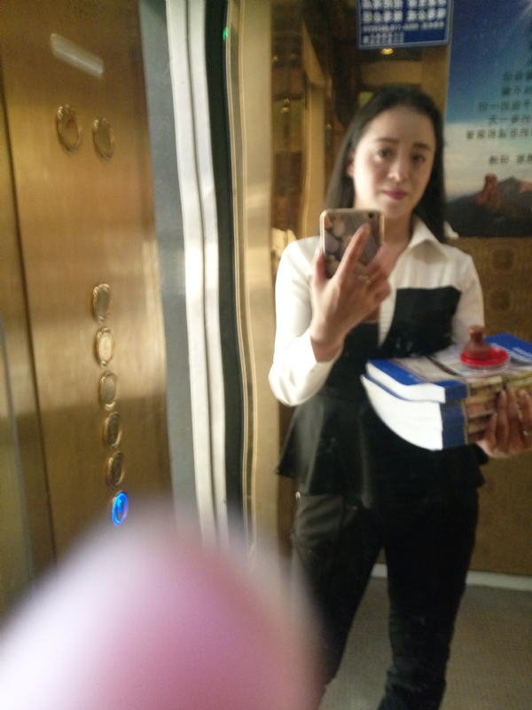 铿锵玫瑰的第一张照片--桂林相亲服务中心