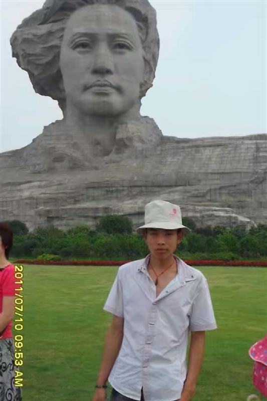 黄泥巴的第一张照片--桂林相亲服务中心