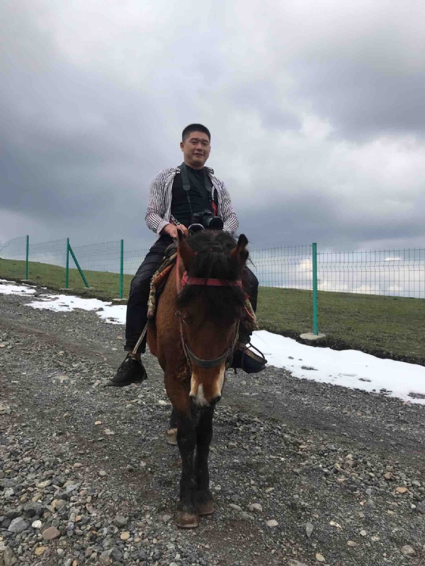 一个人的第一张照片--桂林相亲服务中心