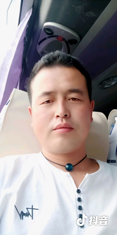 瞬间被爱上的第一张照片--桂林相亲服务中心