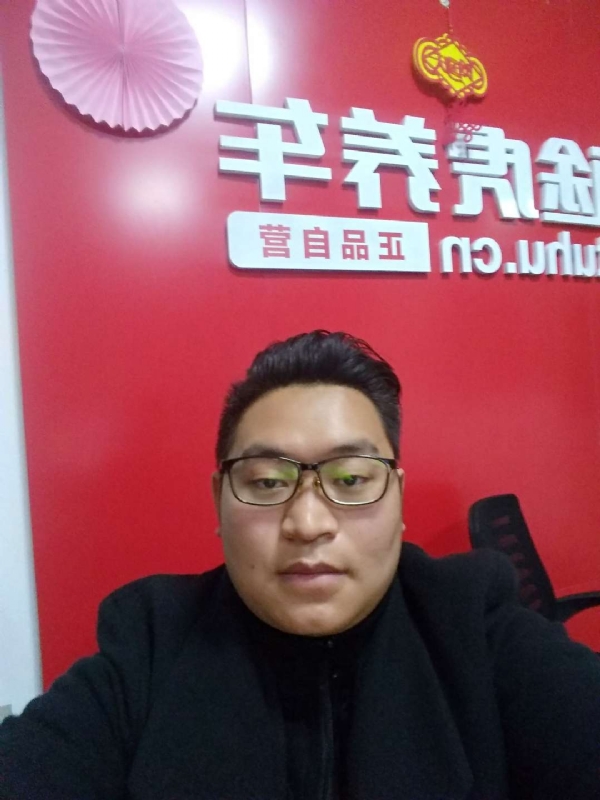 向上倾斜45度的第一张照片--桂林相亲服务中心