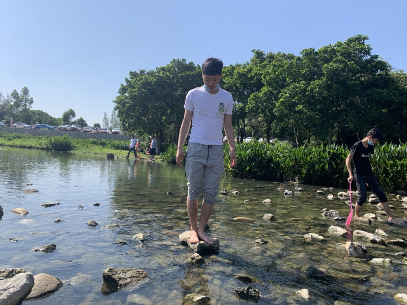 放假吃鸡的第一张照片--桂林相亲服务中心