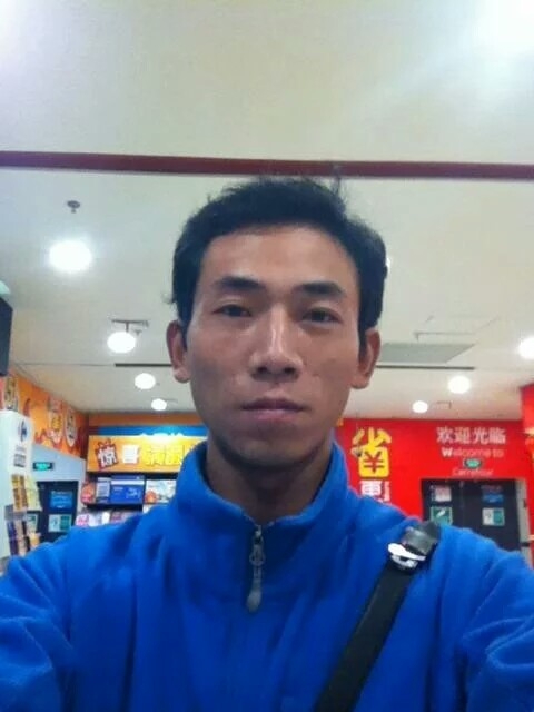 青草地溪水边的第一张照片--桂林相亲服务中心