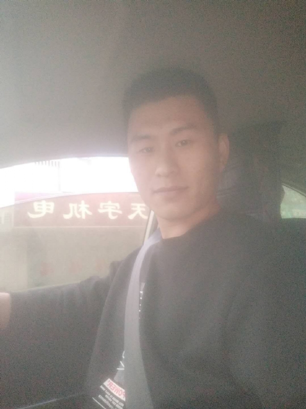 老鼠爱上猫的第一张照片--桂林相亲服务中心