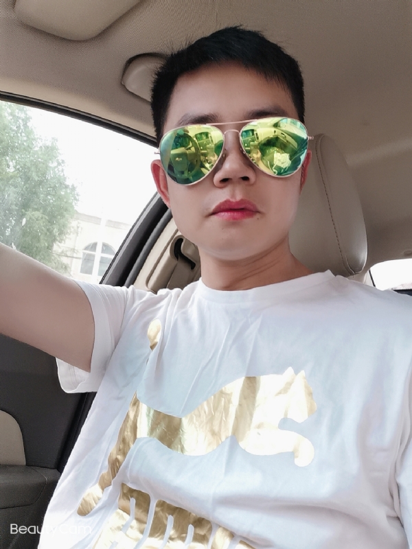 奋斗的第一张照片--桂林相亲服务中心