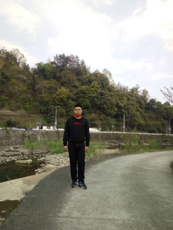 等着上钩的鱼的第二张照片--桂林相亲服务中心