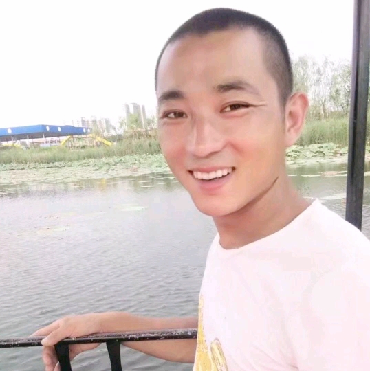 为你等候的第二张照片--桂林相亲服务中心