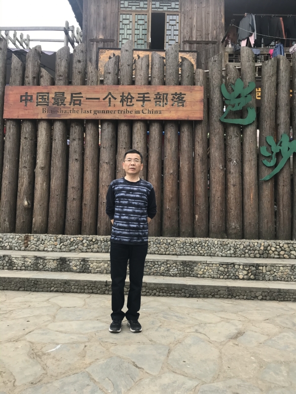 屯里的富豪的第一张照片--桂林相亲服务中心