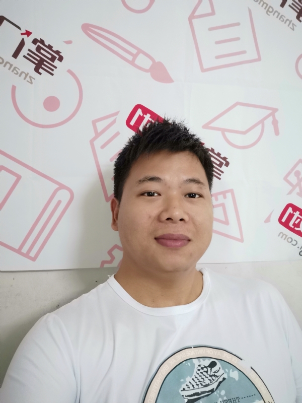 轻静地行走着的第一张照片--桂林相亲服务中心