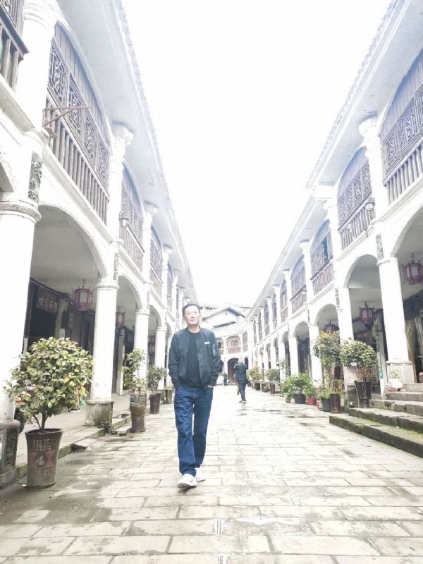 斌哥哥的第一张照片--桂林相亲服务中心