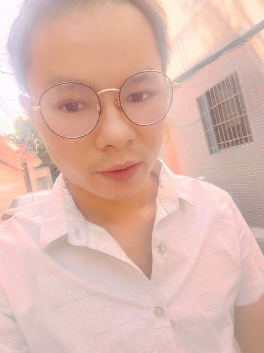 楠呐的第四张照片--桂林相亲服务中心