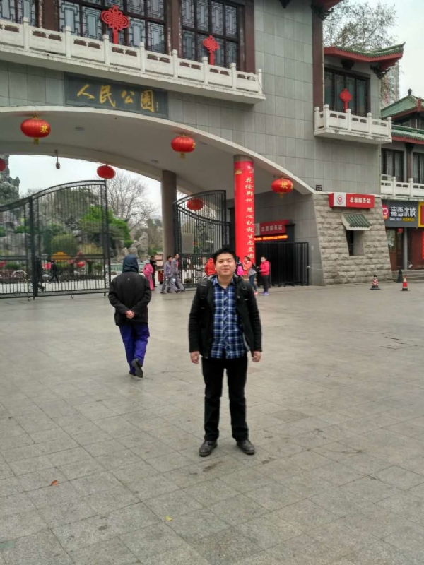 在奋斗的第一张照片--桂林相亲服务中心