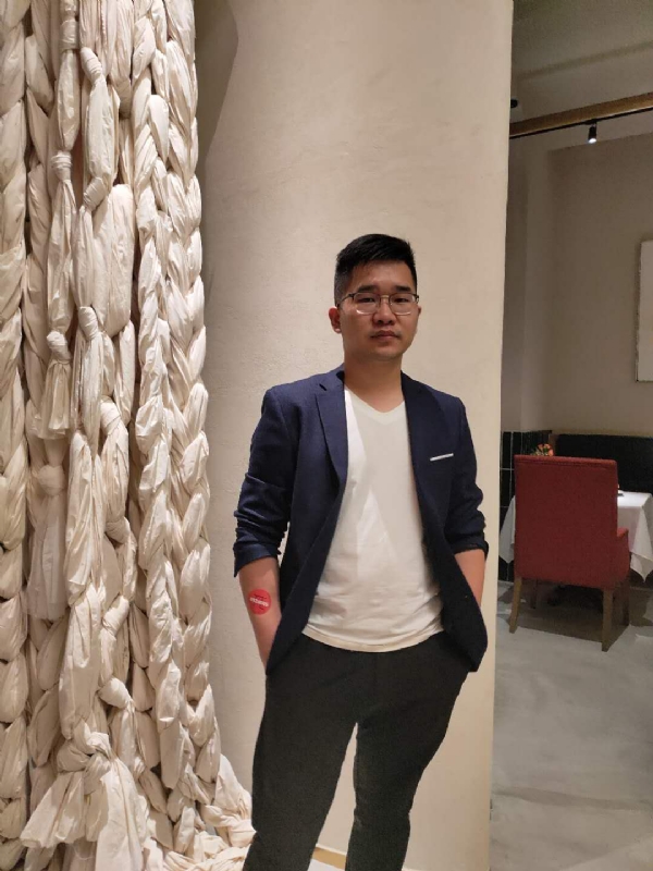 在路上的第二张照片--桂林相亲服务中心