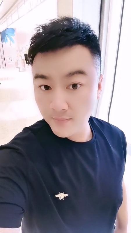 微风徐徐的第一张照片--桂林相亲服务中心