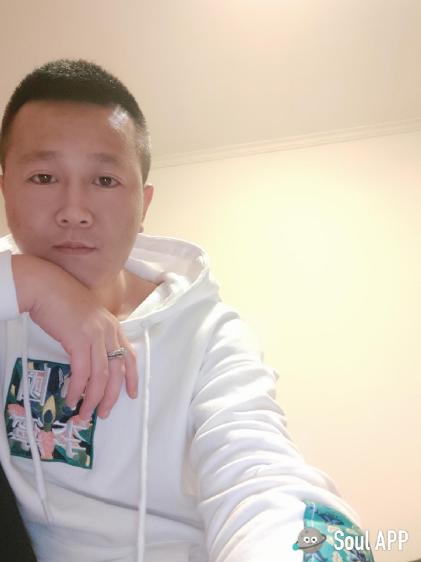 Away的第一张照片--桂林相亲服务中心