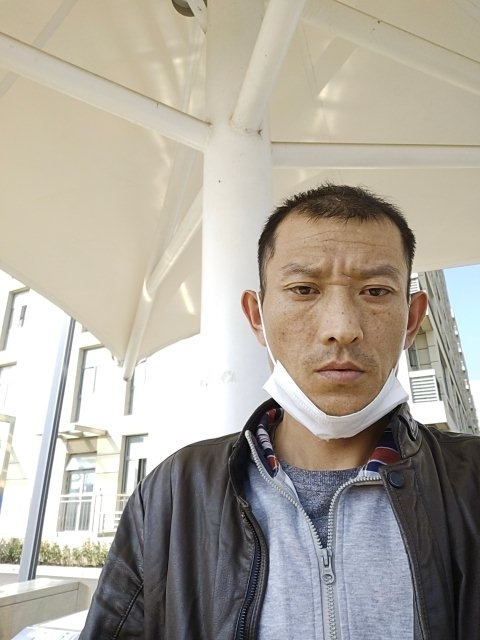 孤狼的第一张照片--桂林相亲服务中心