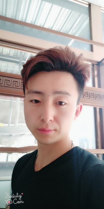 拼命微笑的第二张照片--桂林相亲服务中心