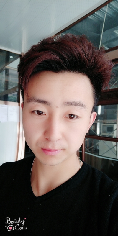 拼命微笑的第三张照片--桂林相亲服务中心