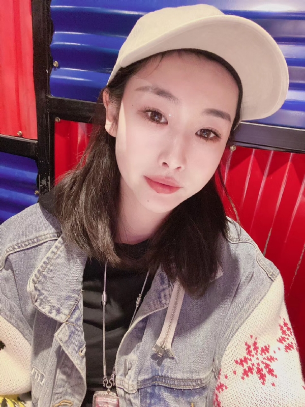玲珑的第一张照片--桂林相亲服务中心