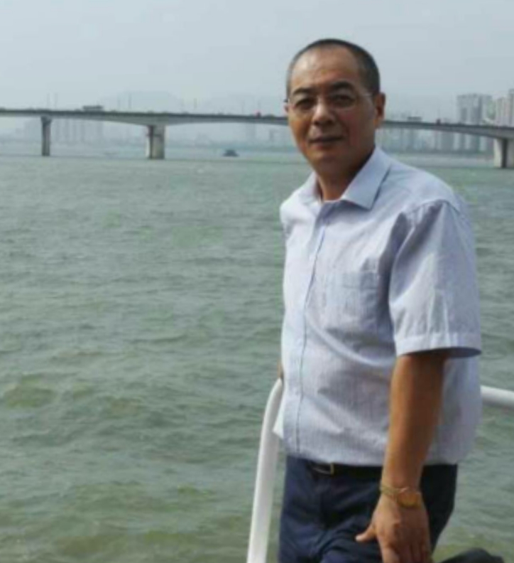 辛民的第二张照片--桂林相亲服务中心