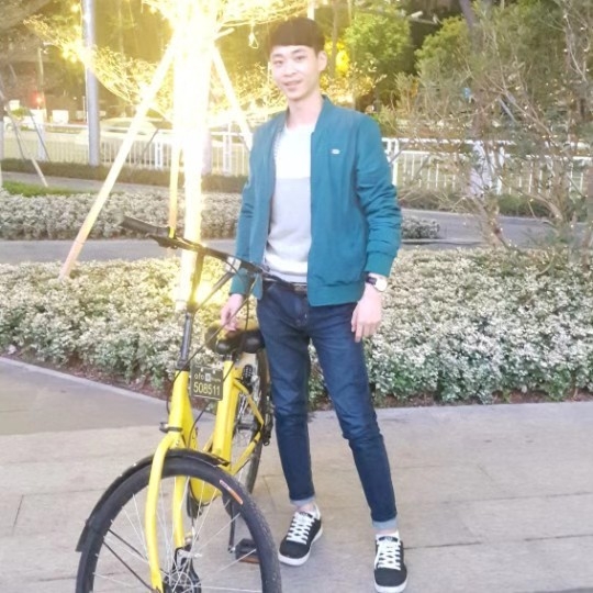 李伟的第一张照片--桂林相亲服务中心