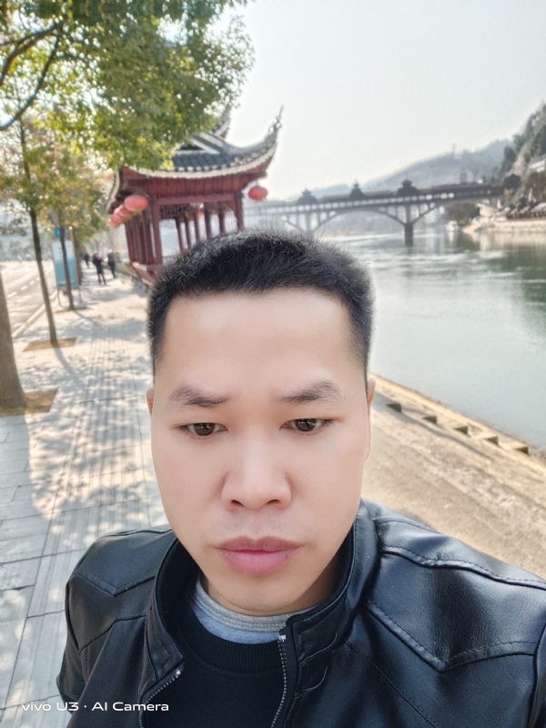 啊锦的第一张照片--桂林相亲服务中心