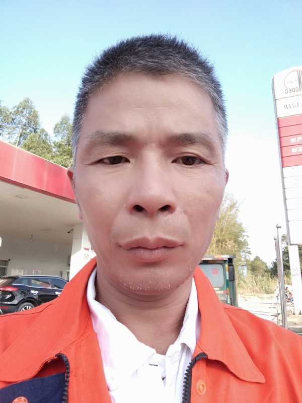 静候缘分的第一张照片--桂林相亲服务中心