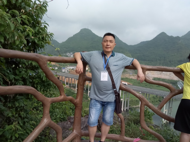 岁月无声的第一张照片--桂林相亲服务中心