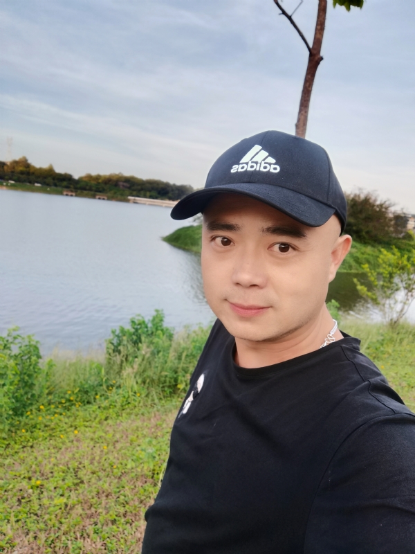 石头哥的第一张照片--桂林相亲服务中心