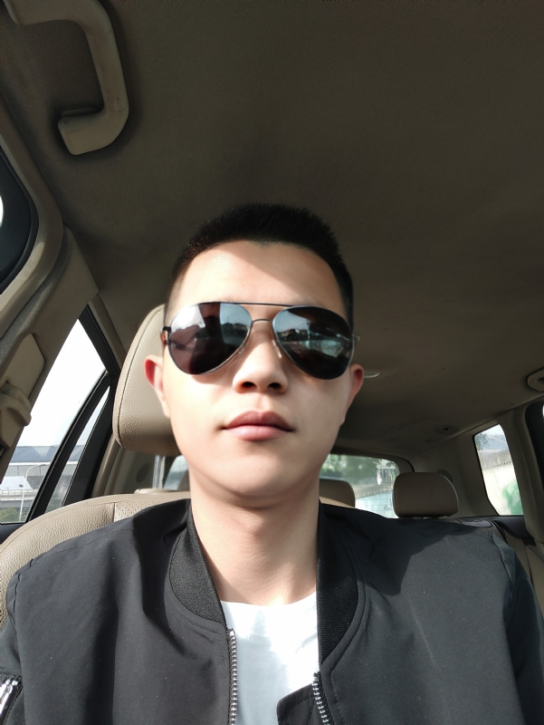 葛先生的第二张照片--桂林相亲服务中心