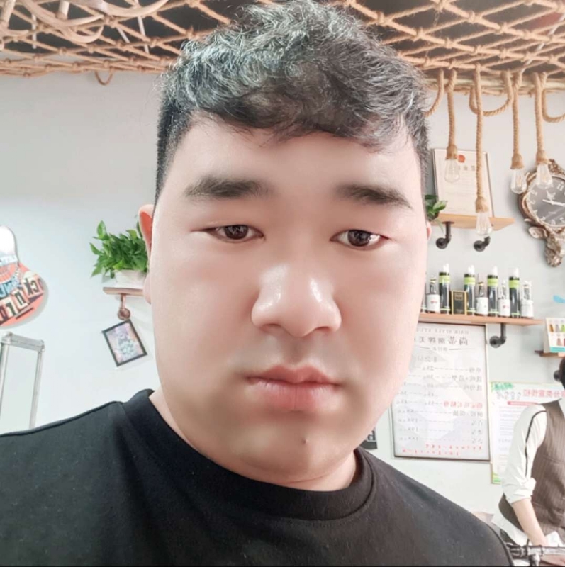 田野小伟的第一张照片--桂林相亲服务中心