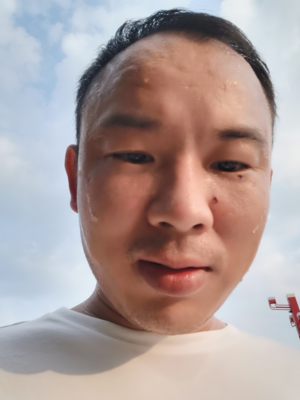 唐老鸭的第一张照片--桂林相亲服务中心