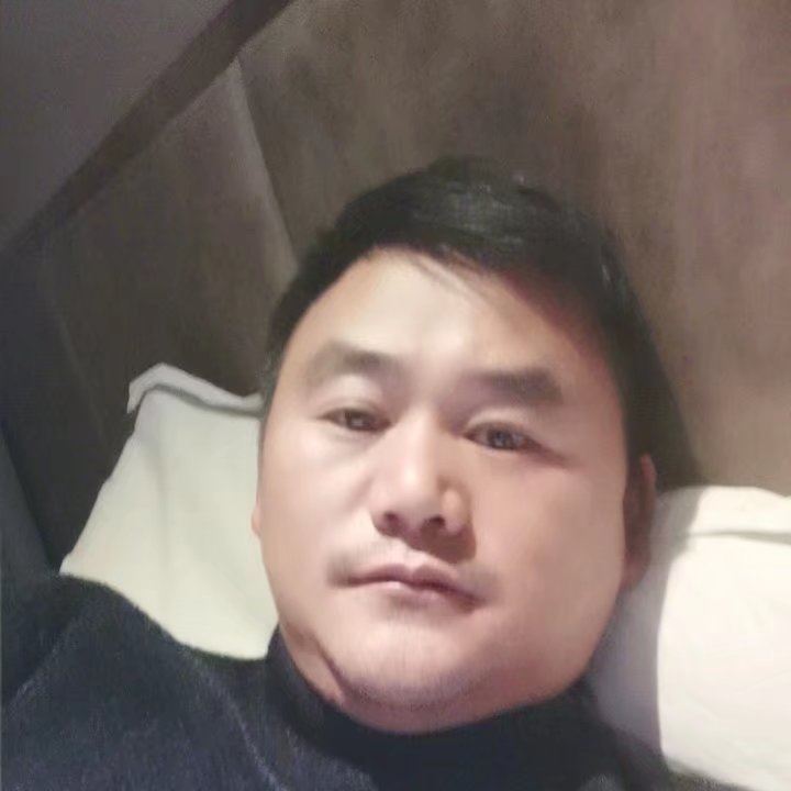 奔跑的第三张照片--桂林相亲服务中心