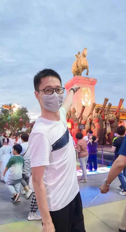 一休哥的第一张照片--桂林相亲服务中心