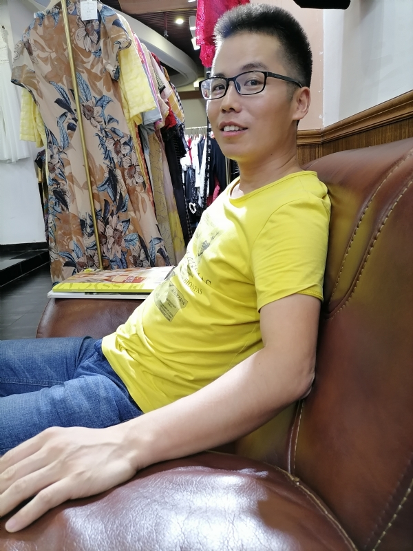 汪顺鹏的第一张照片--桂林相亲服务中心