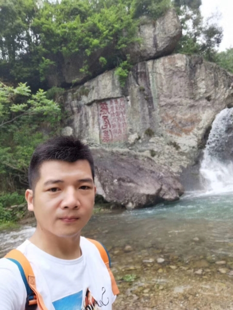 愿得一人心的第一张照片--桂林相亲服务中心