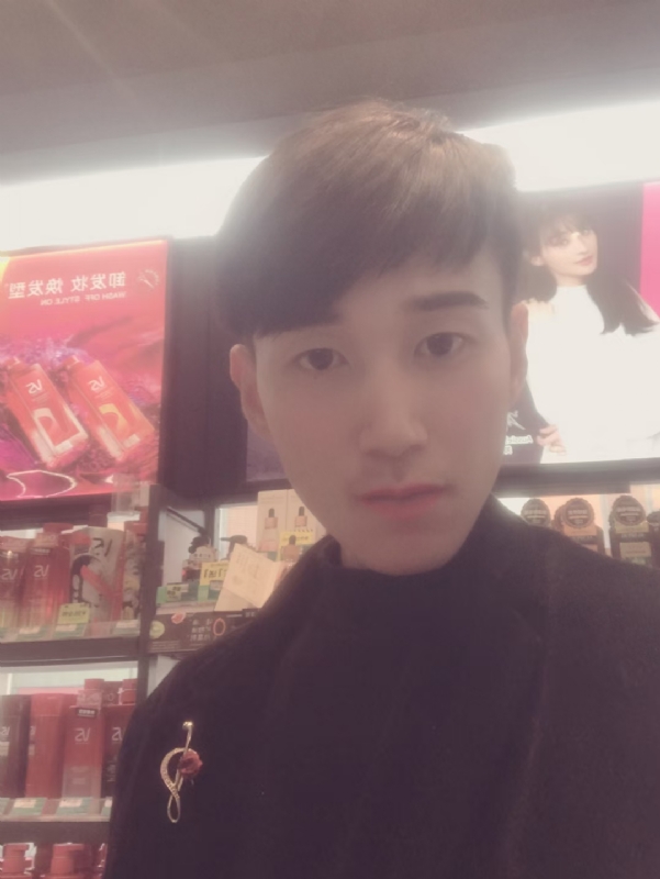 唯美的爱情故事的第一张照片--桂林相亲服务中心