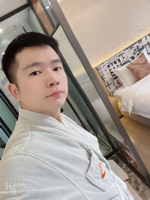 绿帽的第一张照片--桂林相亲服务中心