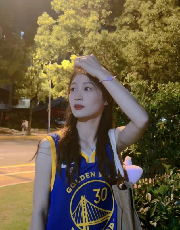 小趴菜的第三张照片--桂林相亲服务中心