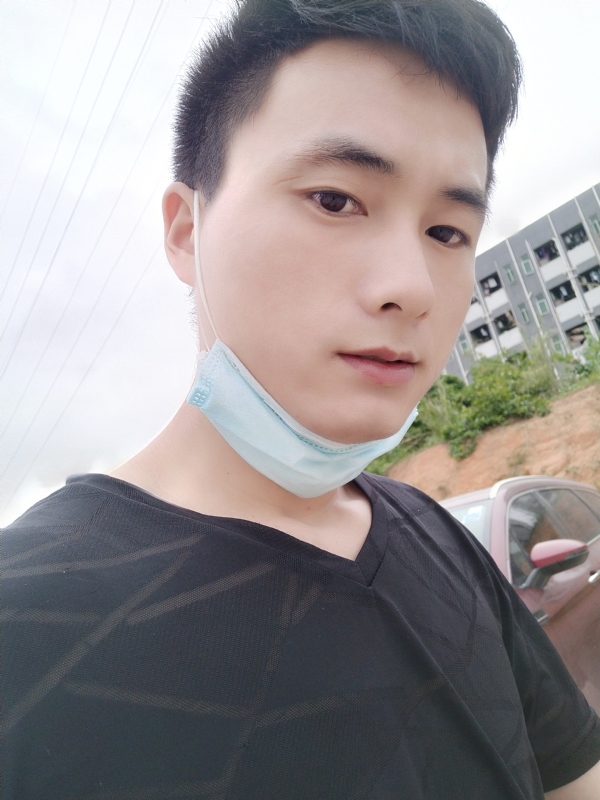 何凡的第二张照片--桂林相亲服务中心
