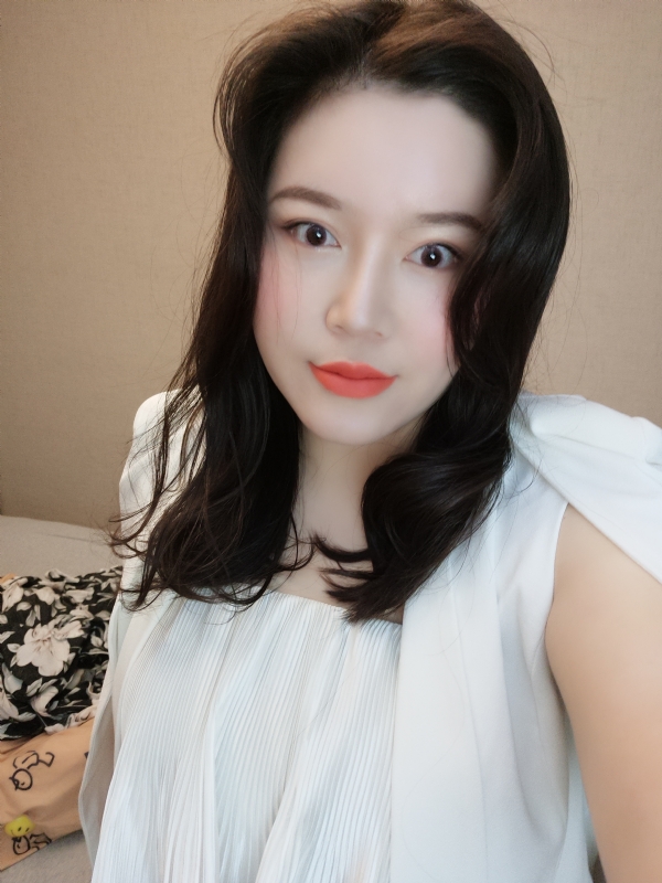 璐璐的第一张照片--桂林相亲服务中心