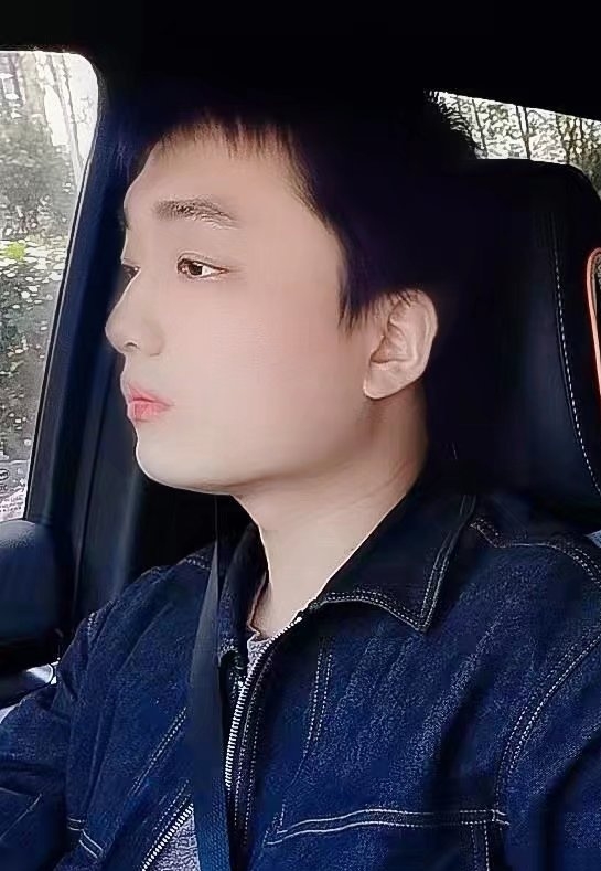 凉锦年的第一张照片--桂林相亲服务中心