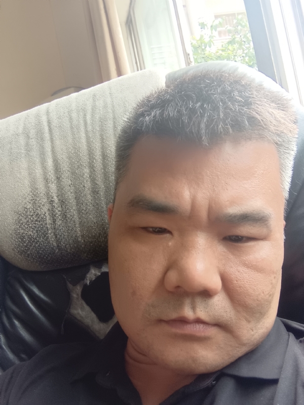 路人的第一张照片--桂林相亲服务中心