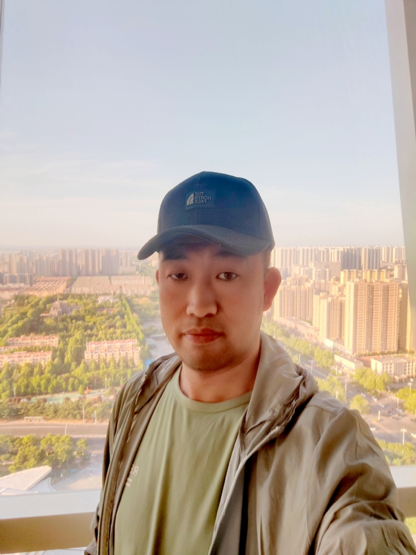 勇攀高峰的第二张照片--桂林相亲服务中心
