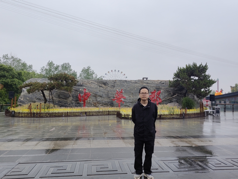 苏宾的第一张照片--桂林相亲服务中心