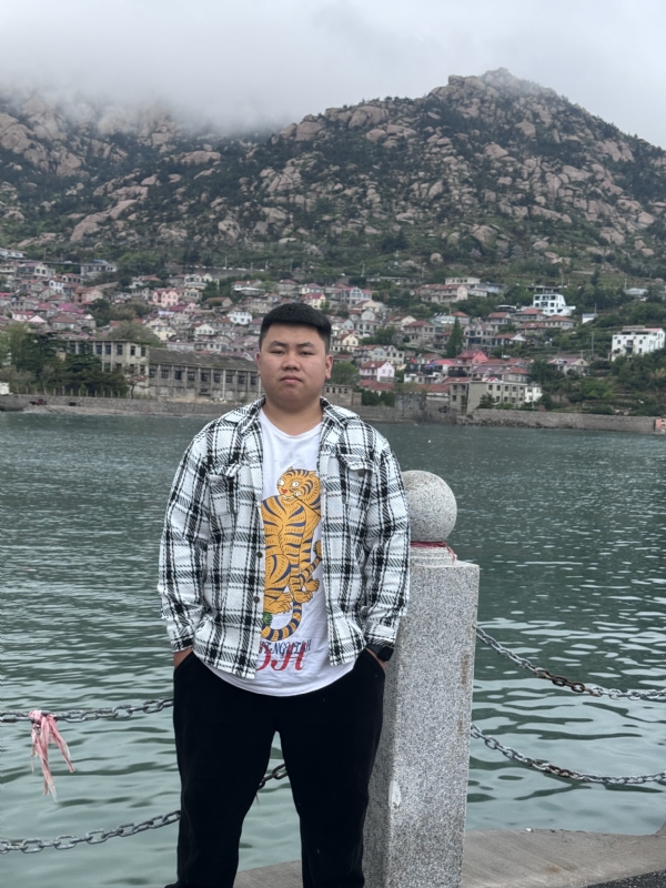 谨慎的第一张照片--桂林相亲服务中心